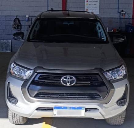TOYOTA HILUX 2.8 D-4D TURBO DIESEL CD POWER PACK 4X4 MANUAL TOYOTA HILUX 2.8 D-4D TURBO DIESEL CD POWER PACK 4X4 MANUAL